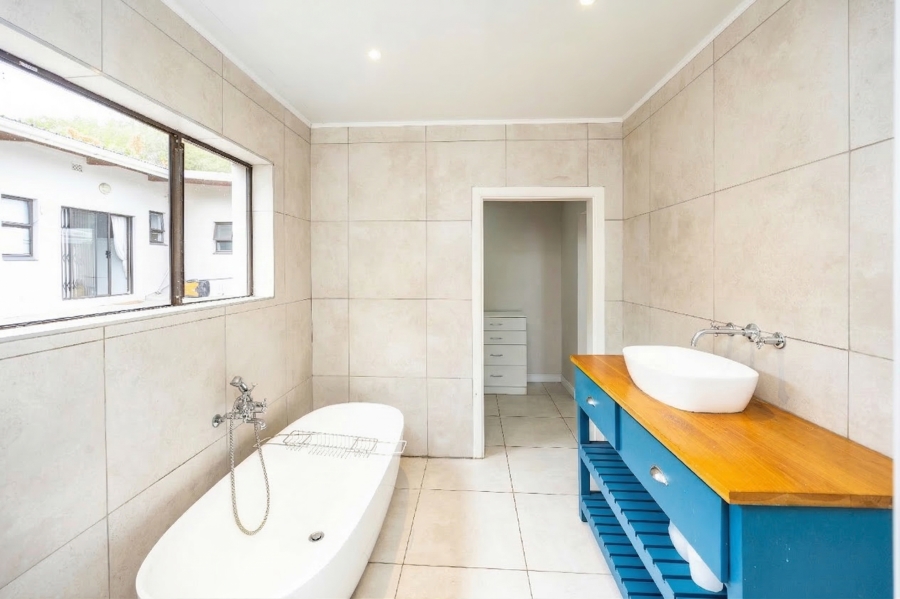 5 Bedroom Property for Sale in Bonnie Doone Eastern Cape